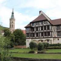 Der Verbindungsweg führt Sie bis zum Residenzschloss, © Bad Urach Tourismus