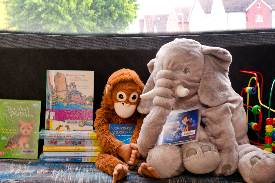 Flohmarkt im Bücherbus, © Katja Pfister