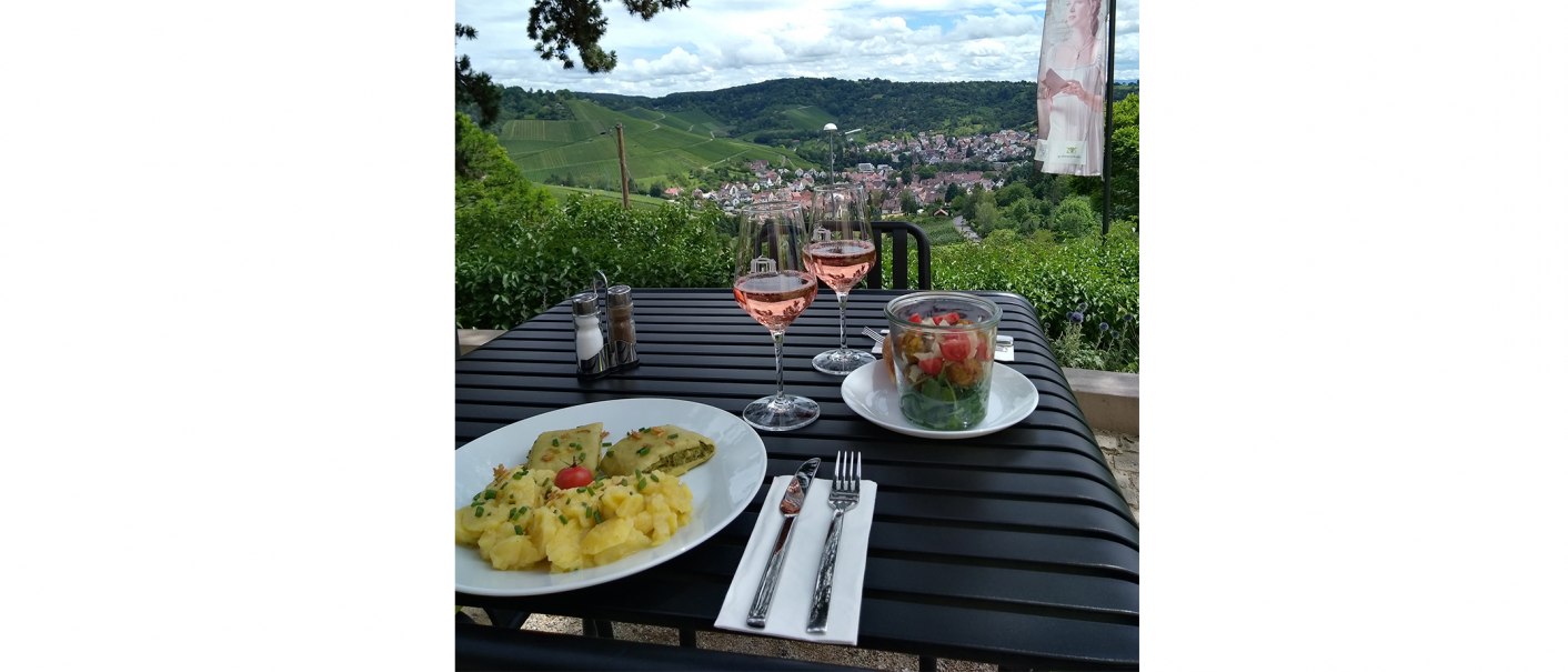 Aussichtsreiches Dinner in den Weinbergen, © 1819 Bistro am Wirtemberg