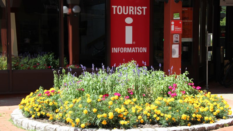 Tourist Information im Kurpark, © Bad Urach Tourismus