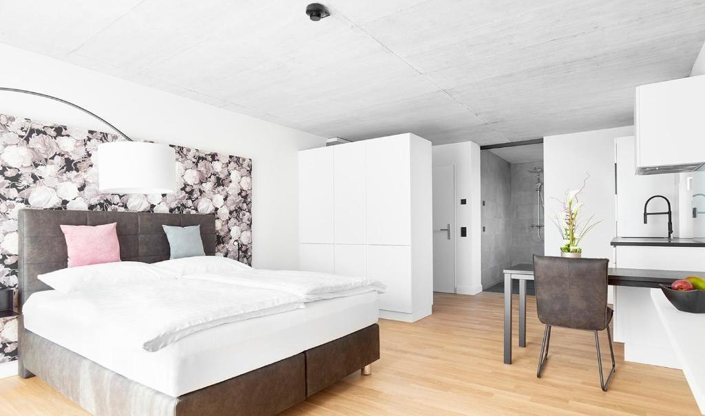 Doppelbett Zimmer, © livisit bergapartments