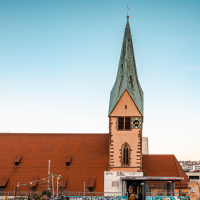 Blick vom obersten Parkdeck des Züblin-Parkhauses auf die St. Leonhardskirche., © Stuttgart-Marketing GmbH, Sarah Schmid