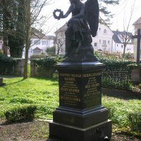 Grabmalsstatue auf dem alten Friedhof Schorndorf, © GrîleGarîle