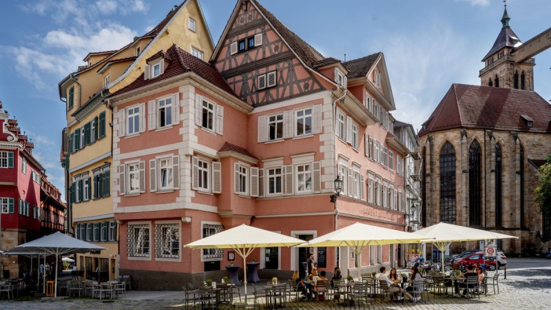 Außenansicht der Vinothek am Markt im Herzen der Esslinger Altstadt, © TeamWerk Esslingen - eine Marke der Weingärtner Esslingen eG