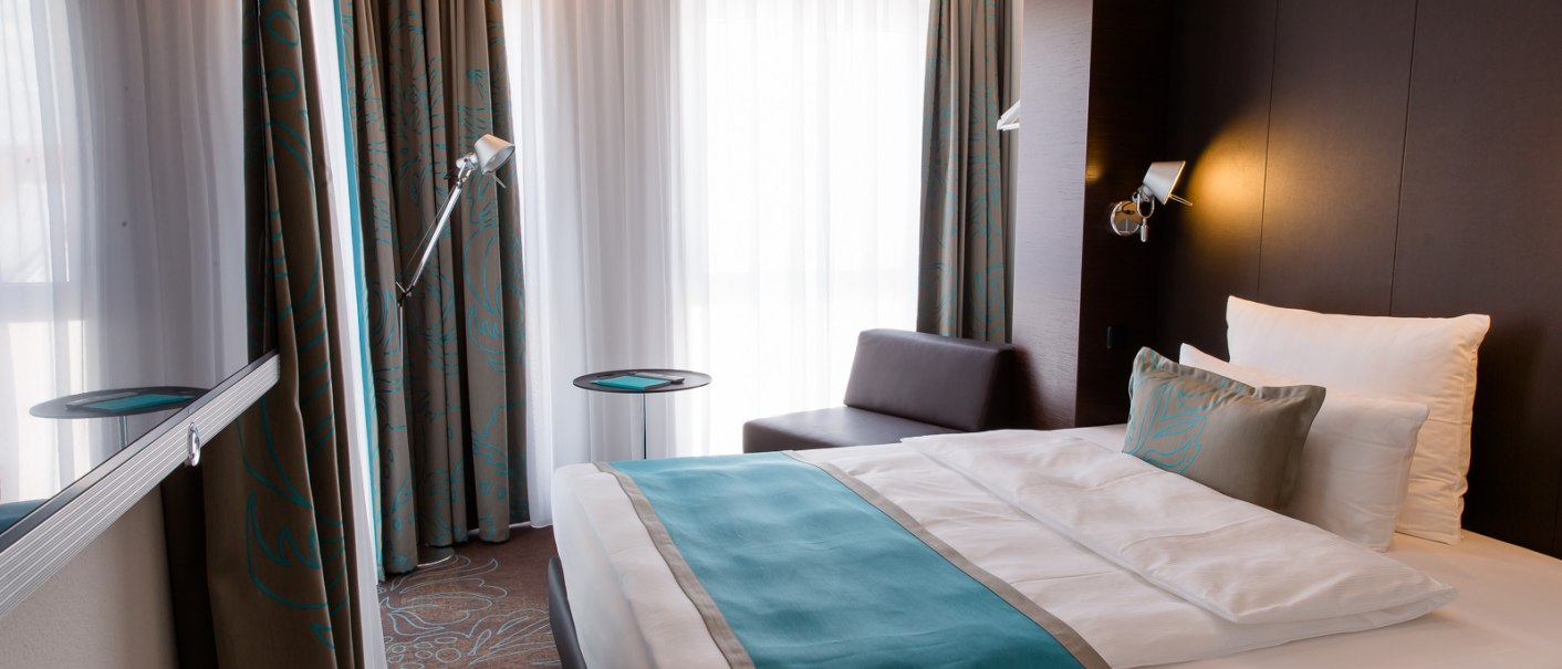 Zimmer, © Motel One Stuttgart-Bad Cannstatt