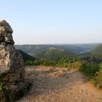 Blick vom Rutschenfelsen auf den Hohenurach, © Bad Urach Tourismus