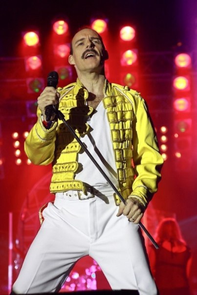 A Night of Queen - Best of Queen-perf. by The Bohemians, © die Halle Kulturinitiative e.V.