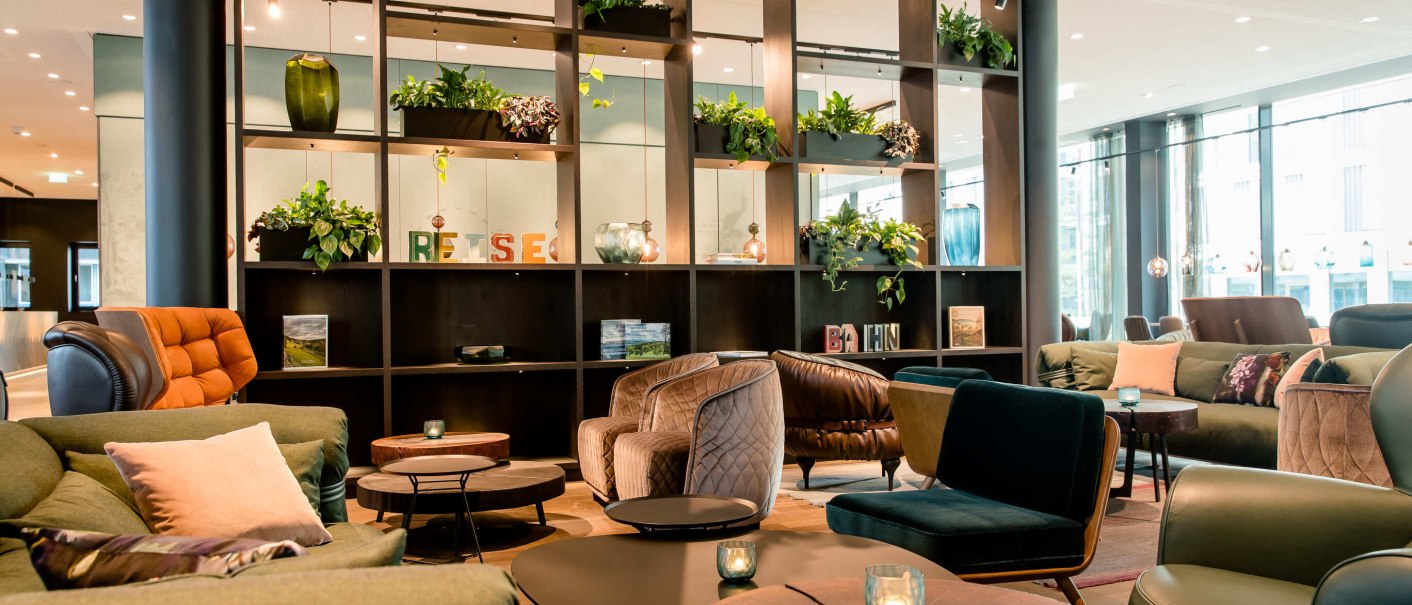 Lobby, © Motel One - Stuttgart Hauptbahnhof