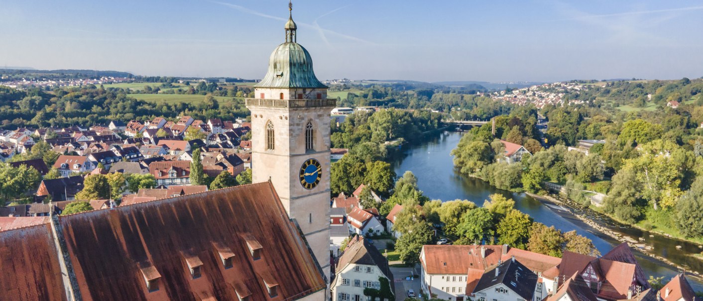 Drohneansicht Stadtkirche am Neckar, © Stadplanungsamt Stadt Nürtingen; artismedia GmbH/ Olaf Kühl