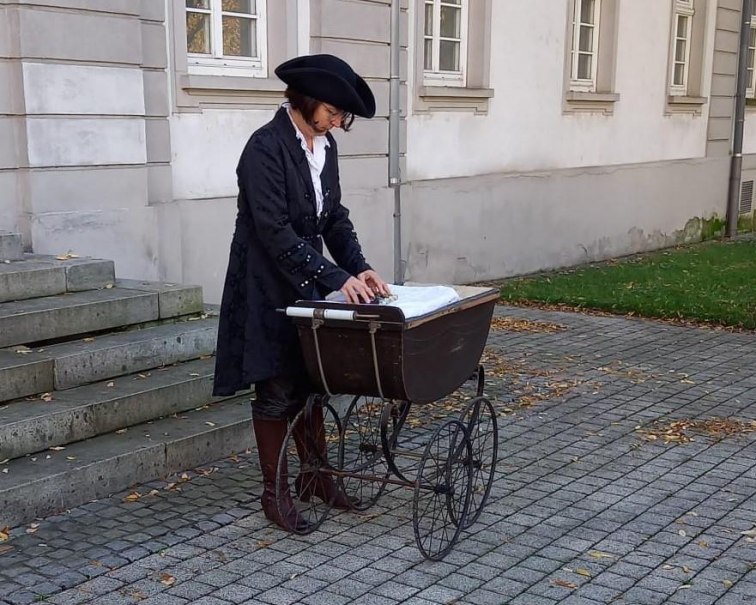 Xenia Busam alias die Baderin Johanna, © Margit Schäfer