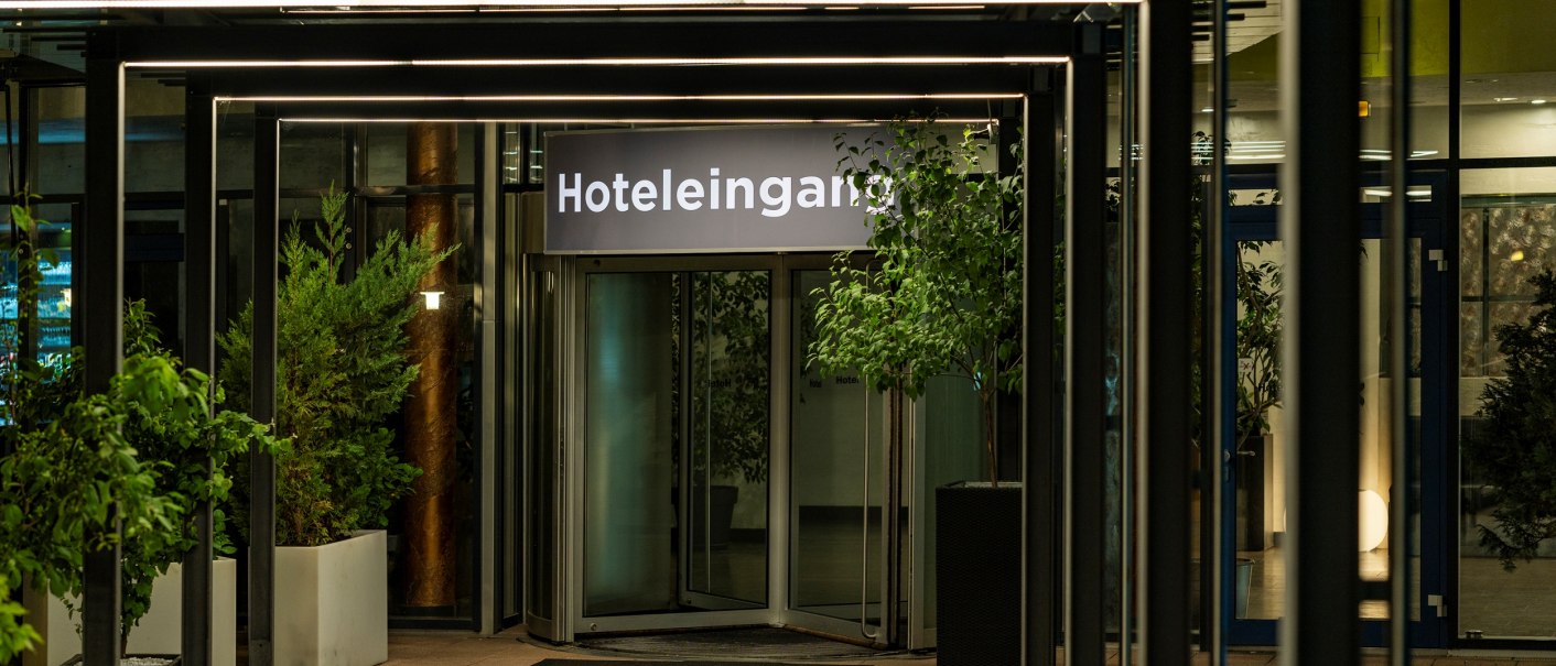 Hoteleingang, © Plaza Residence Stuttgart-Ditzingen