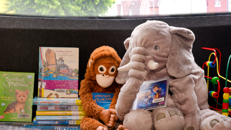 Flohmarkt im Bücherbus, © Katja Pfister